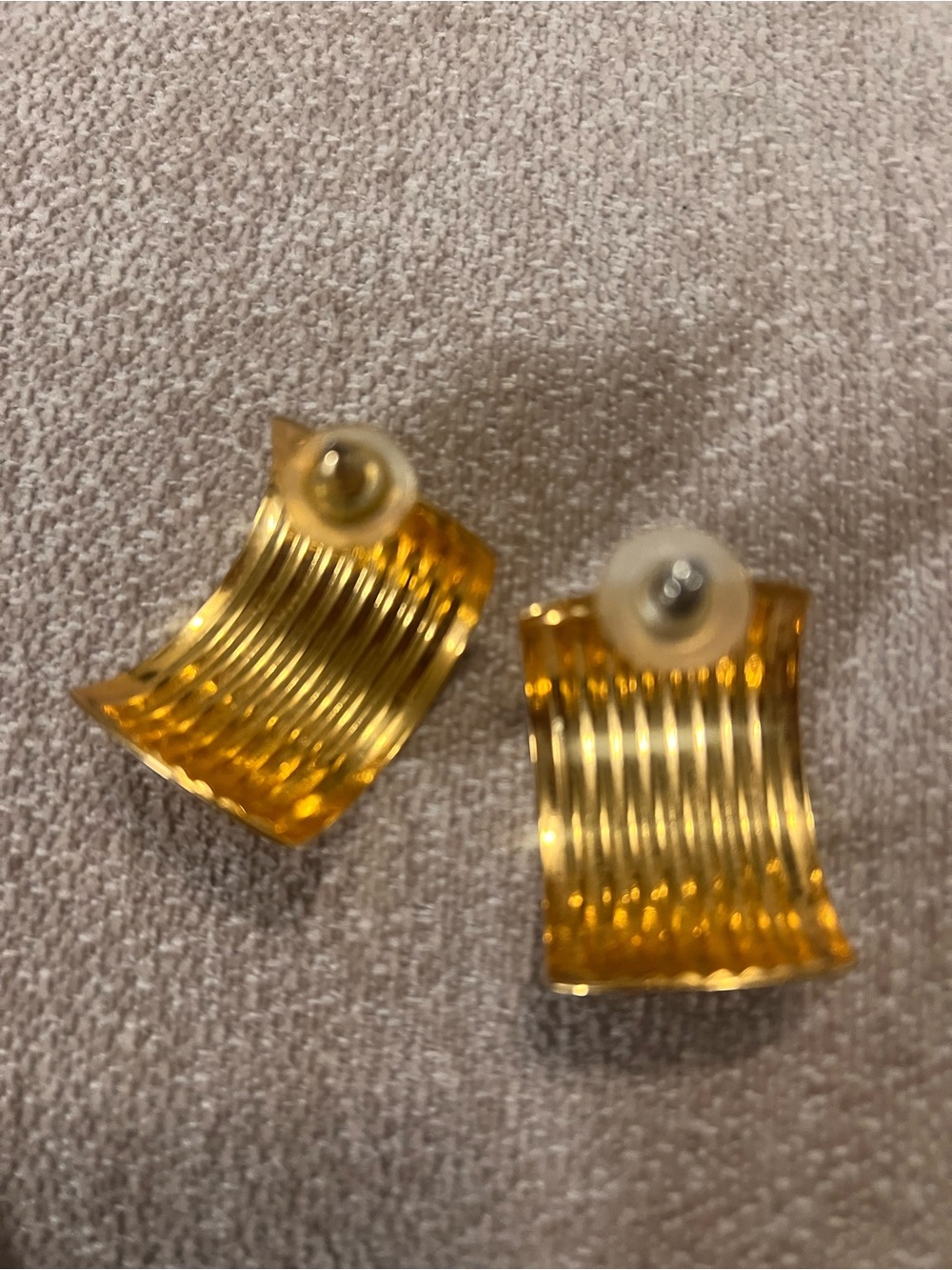Gold Ribbed Earrings - Picture 4 of 5